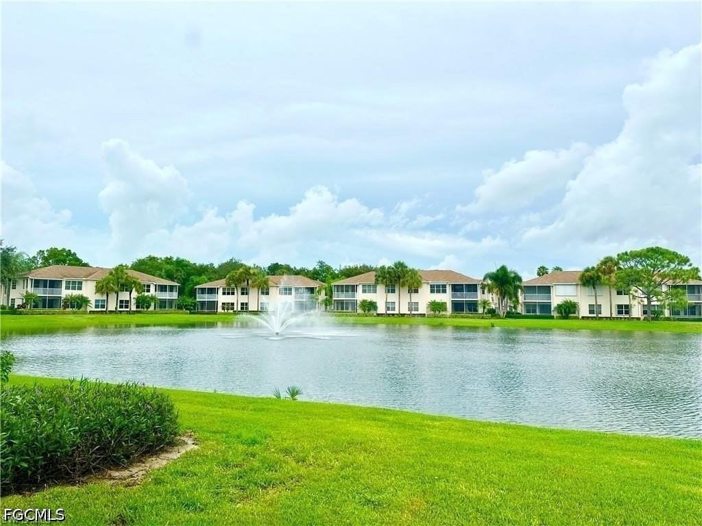 25762 Lake Amelia Way #105