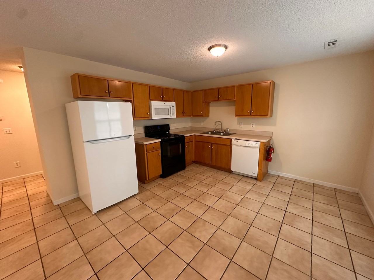 119 Premiere Ct - Photo 3 of 13
