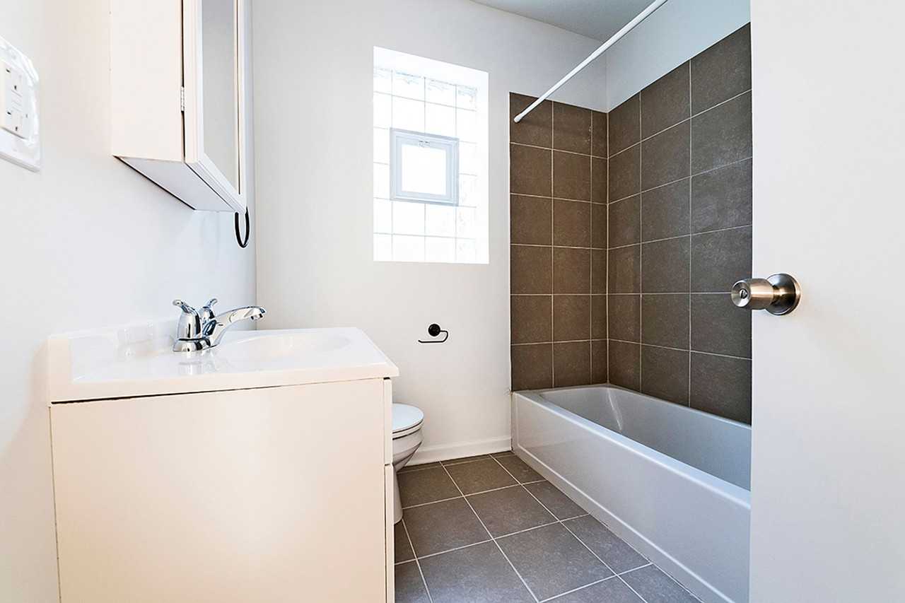 7938 S Hermitage - Photo 3 of 25