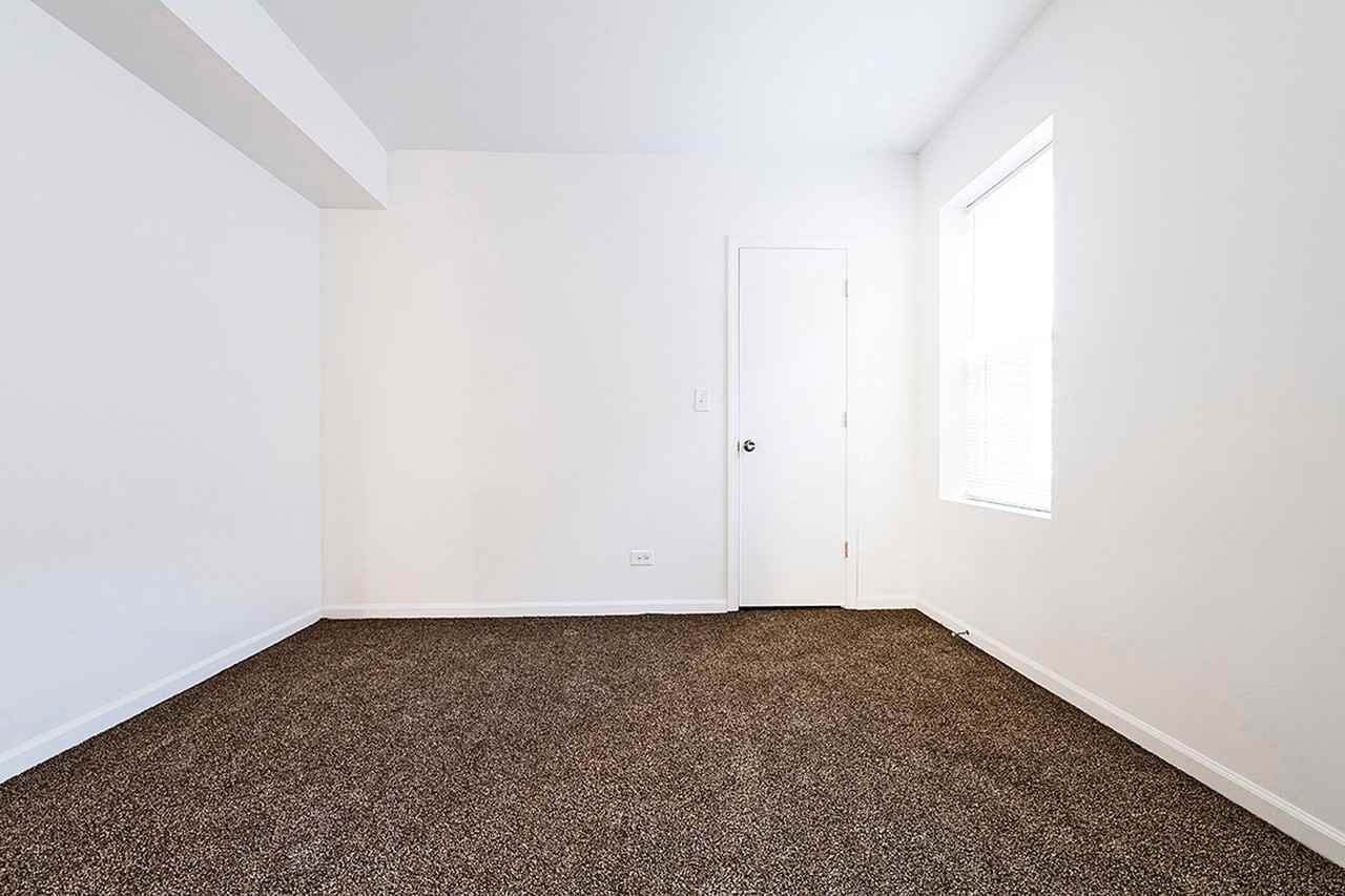 7938 S Hermitage - Photo 5 of 25