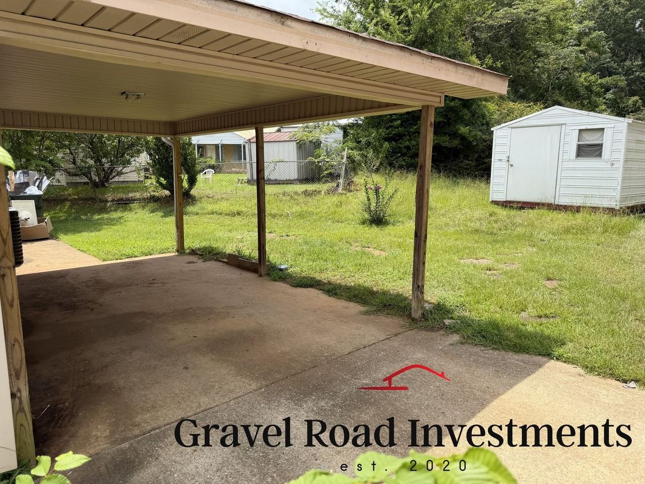 2318 Fosters Ferry Rd - Photo 7 of 16