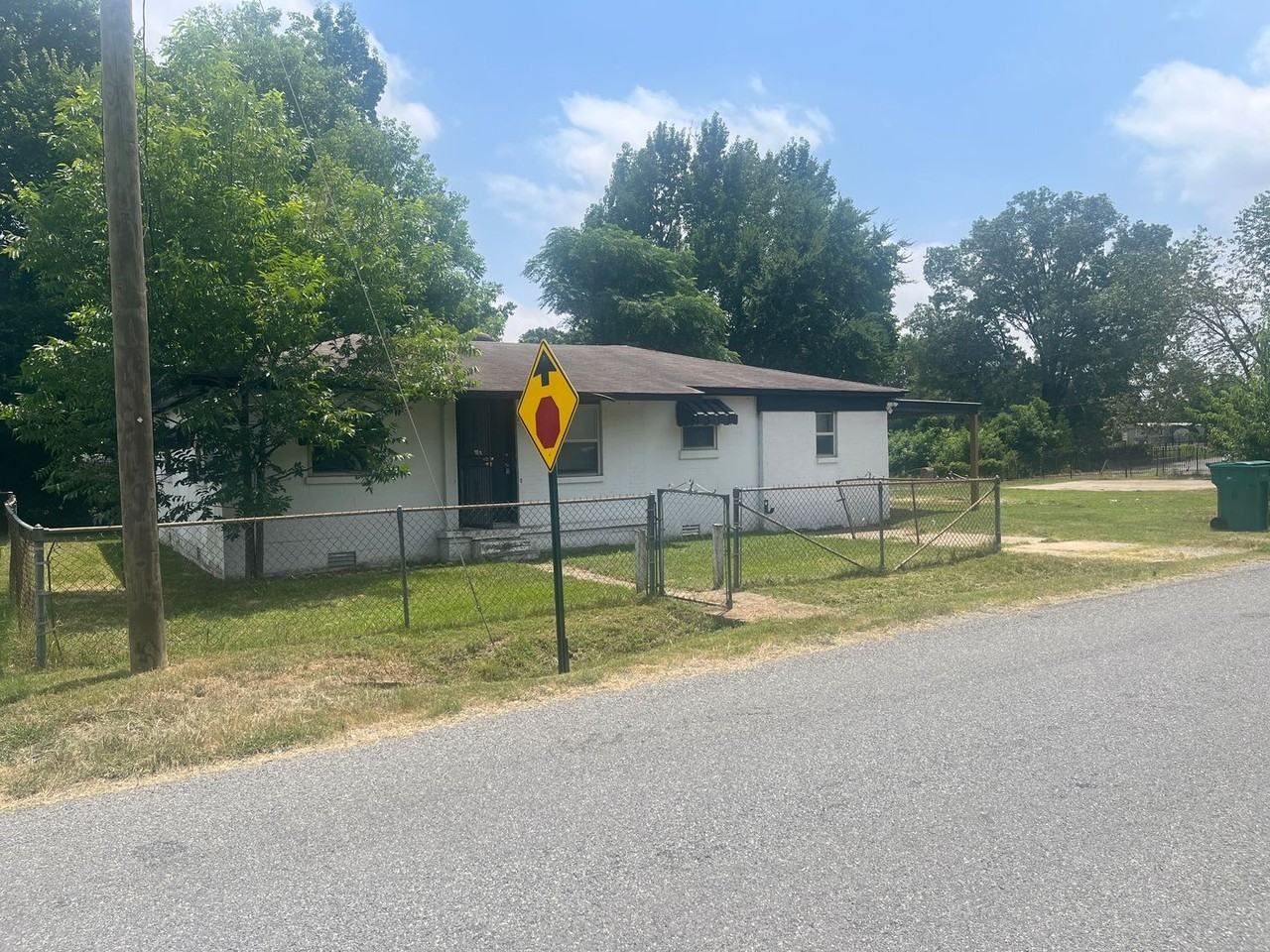 508 Wallace Rd - Photo 2 of 16