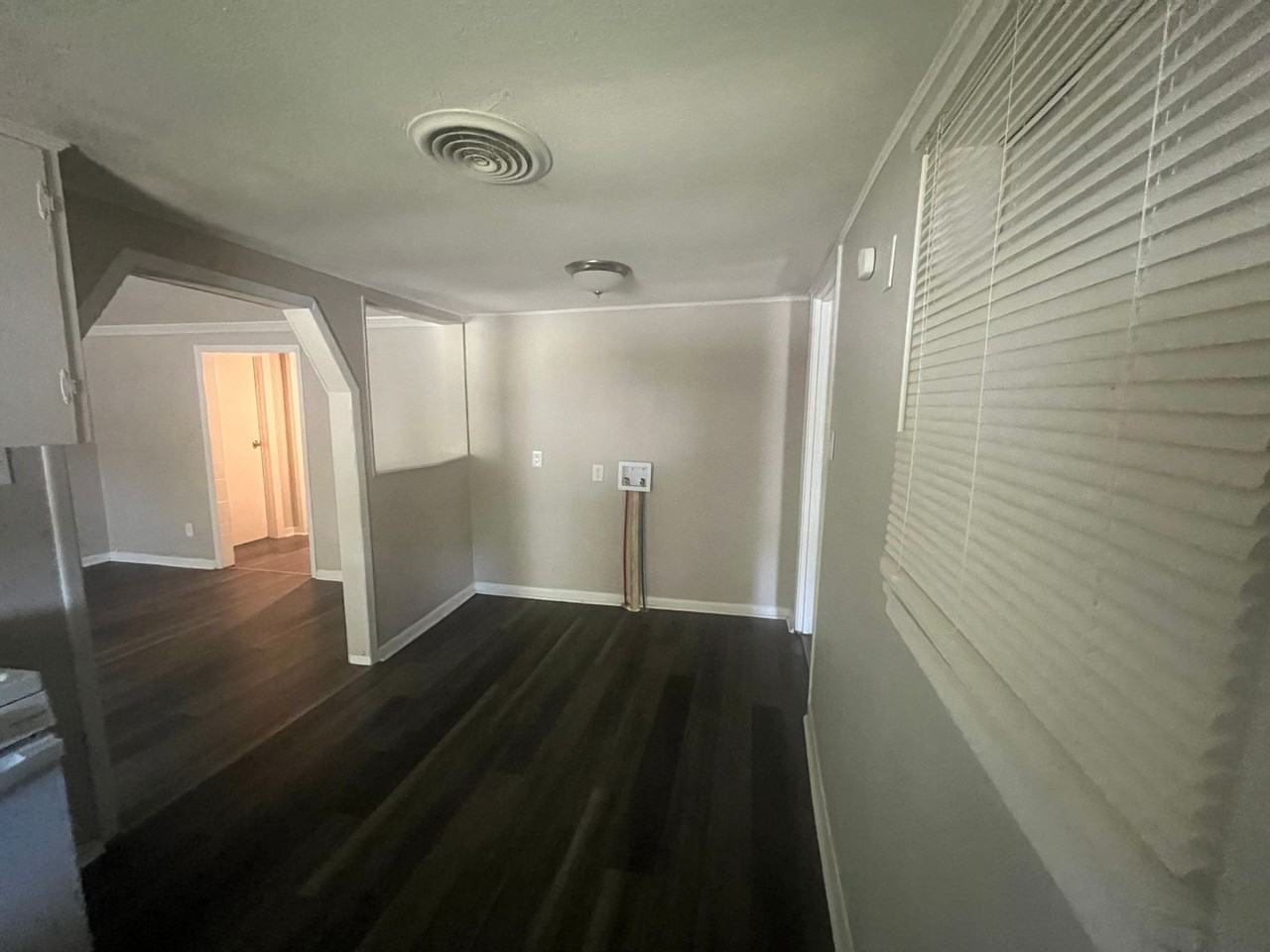 508 Wallace Rd - Photo 6 of 16