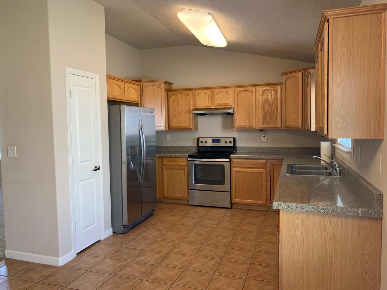 2217 Mayapan Rd Se - Photo 5 of 15
