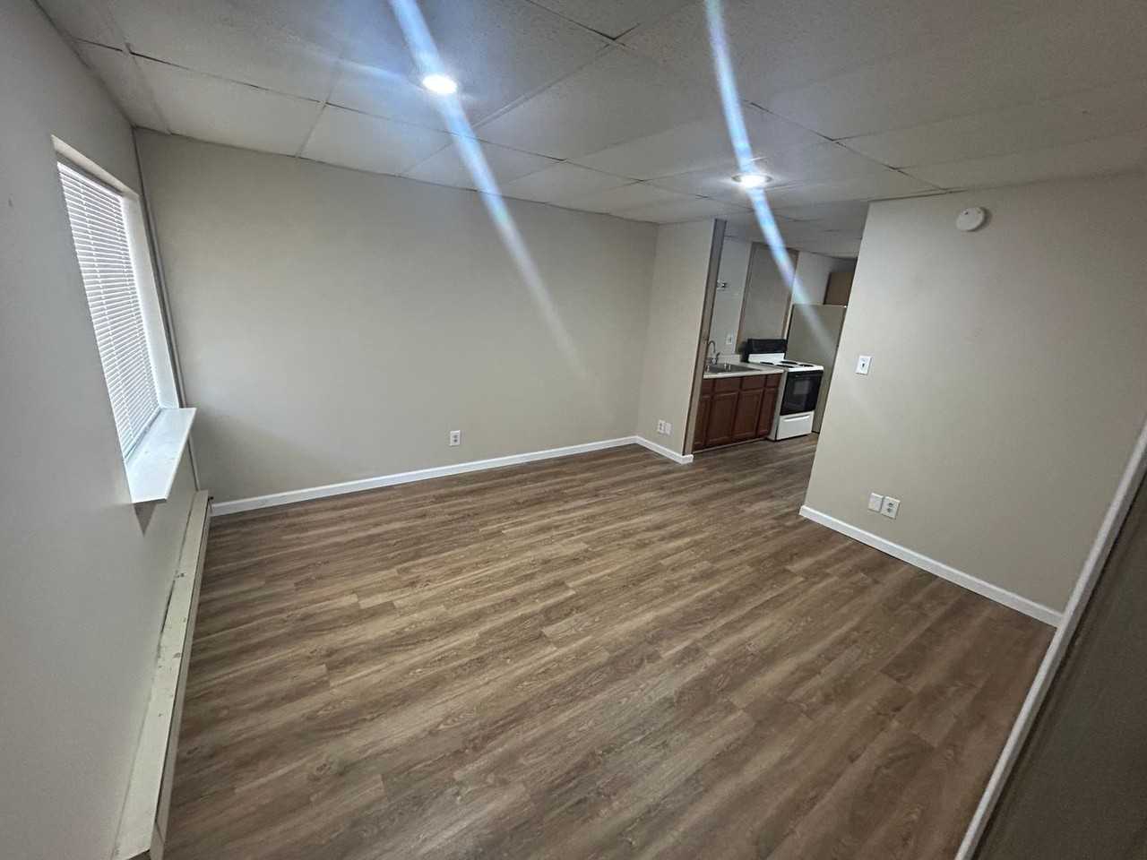 9845 W Smith St - Photo 3 of 7