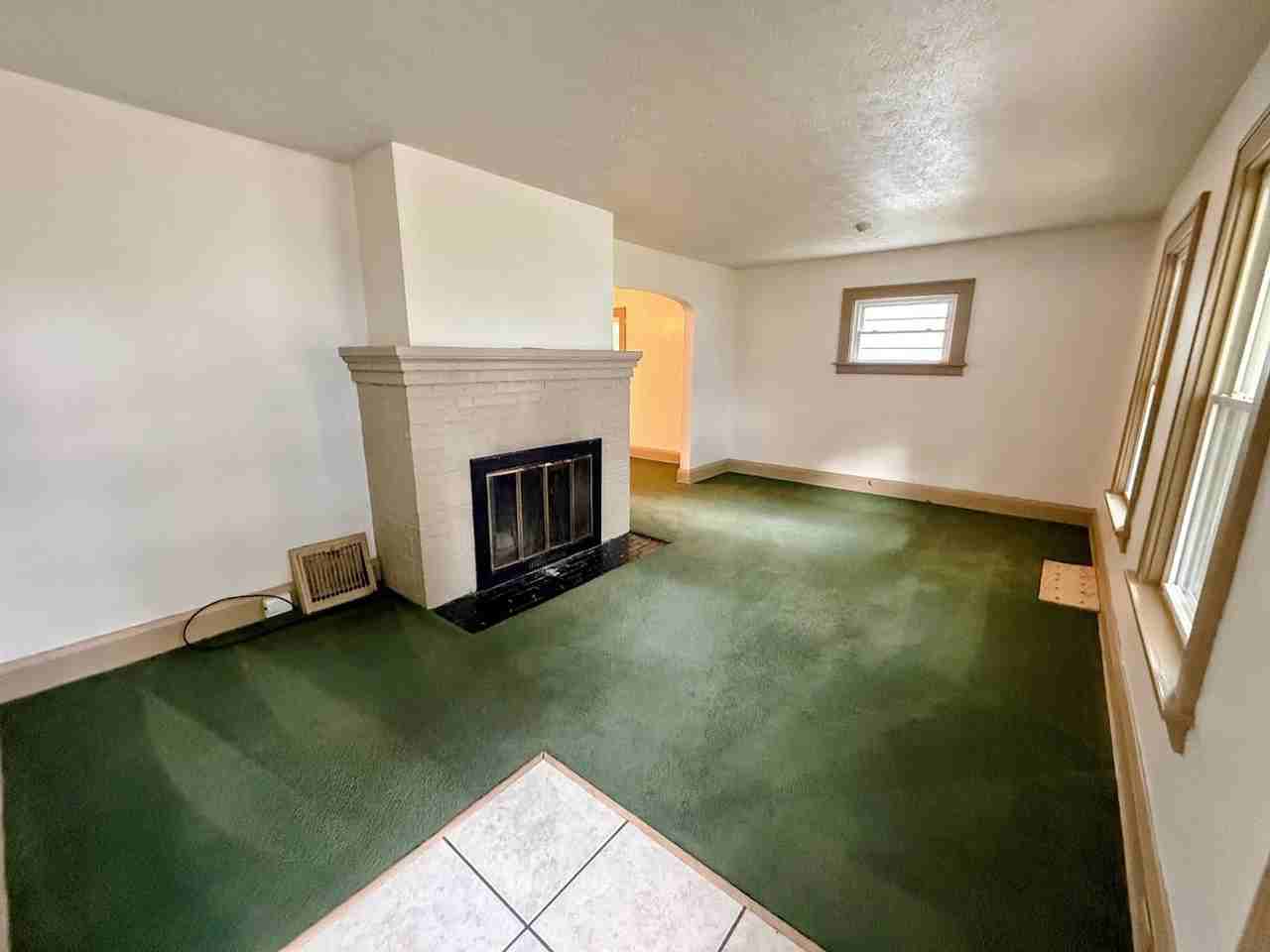 899 Valdes Ave - Photo 2 of 12
