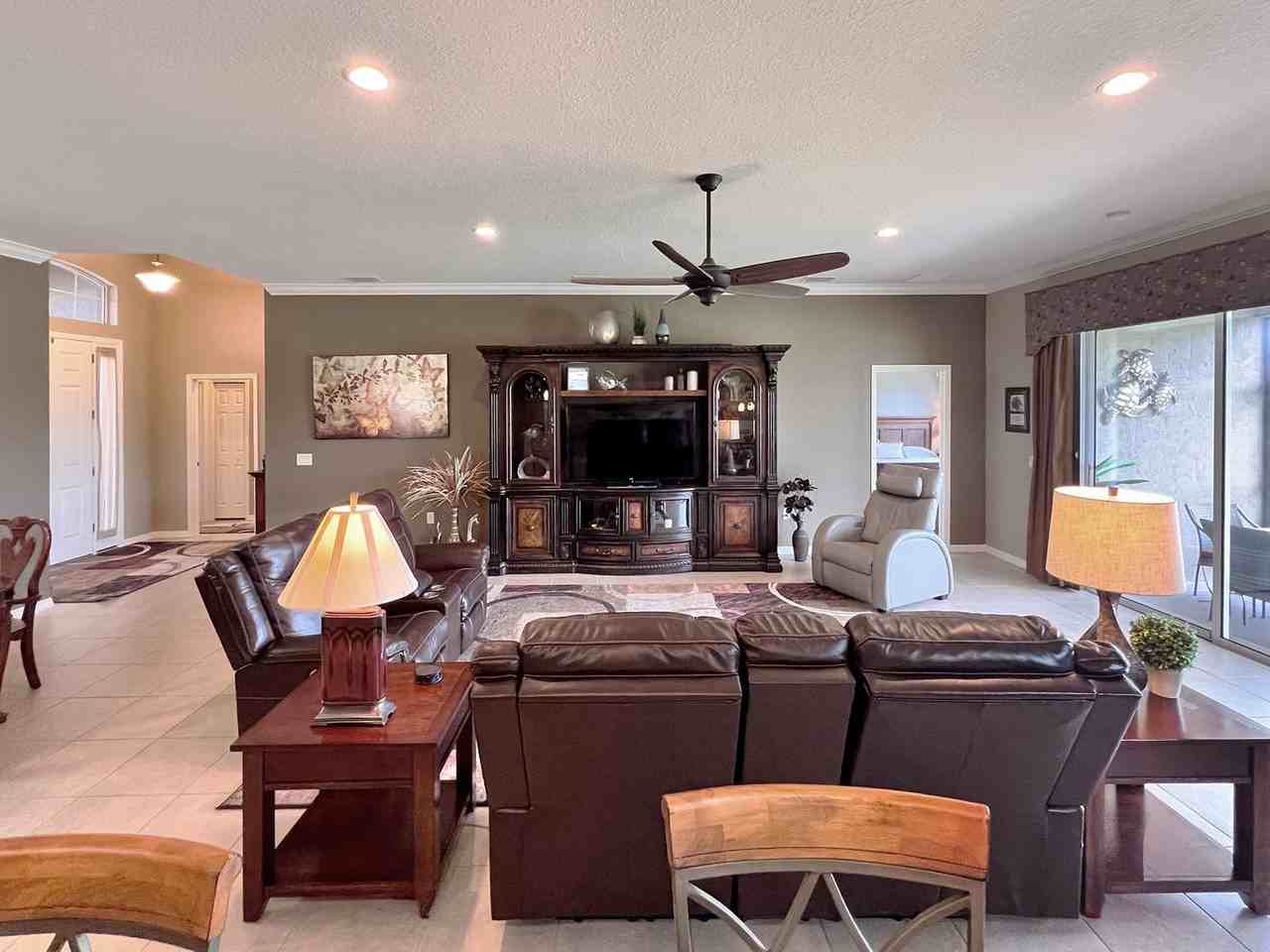 5225 Pebble Beach Blvd - Photo 4 of 16