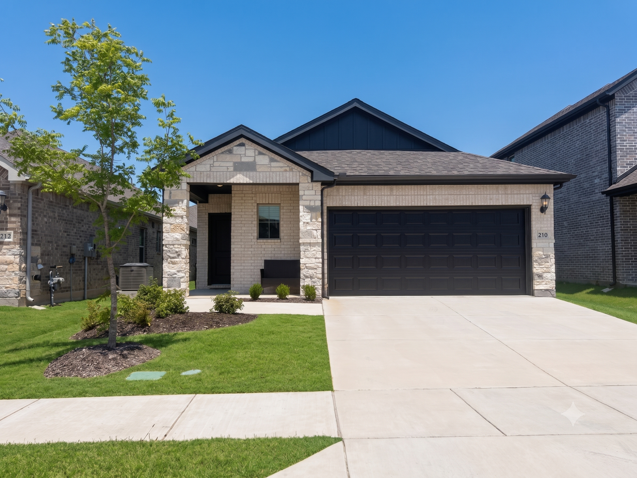 210 Berkshire Dr - Photo 2 of 2
