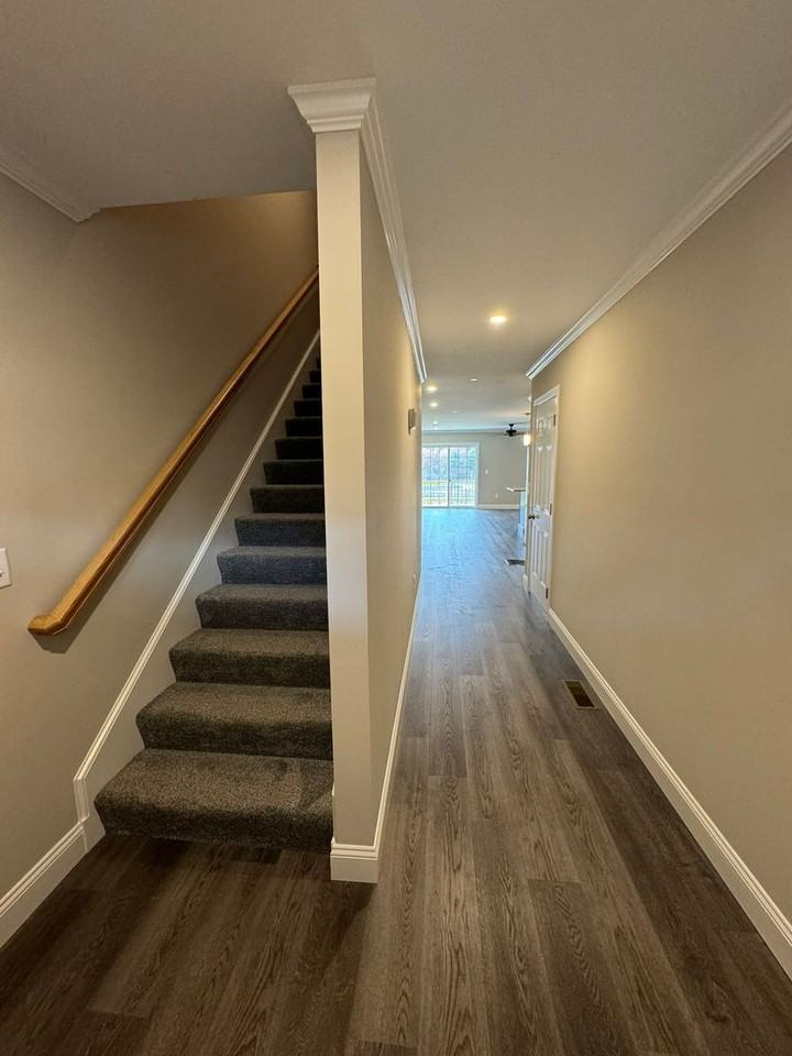 108 Mammoth Rd - Photo 6 of 19