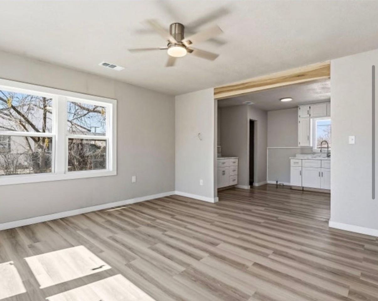 2814 40th St - Photo 2 of 10