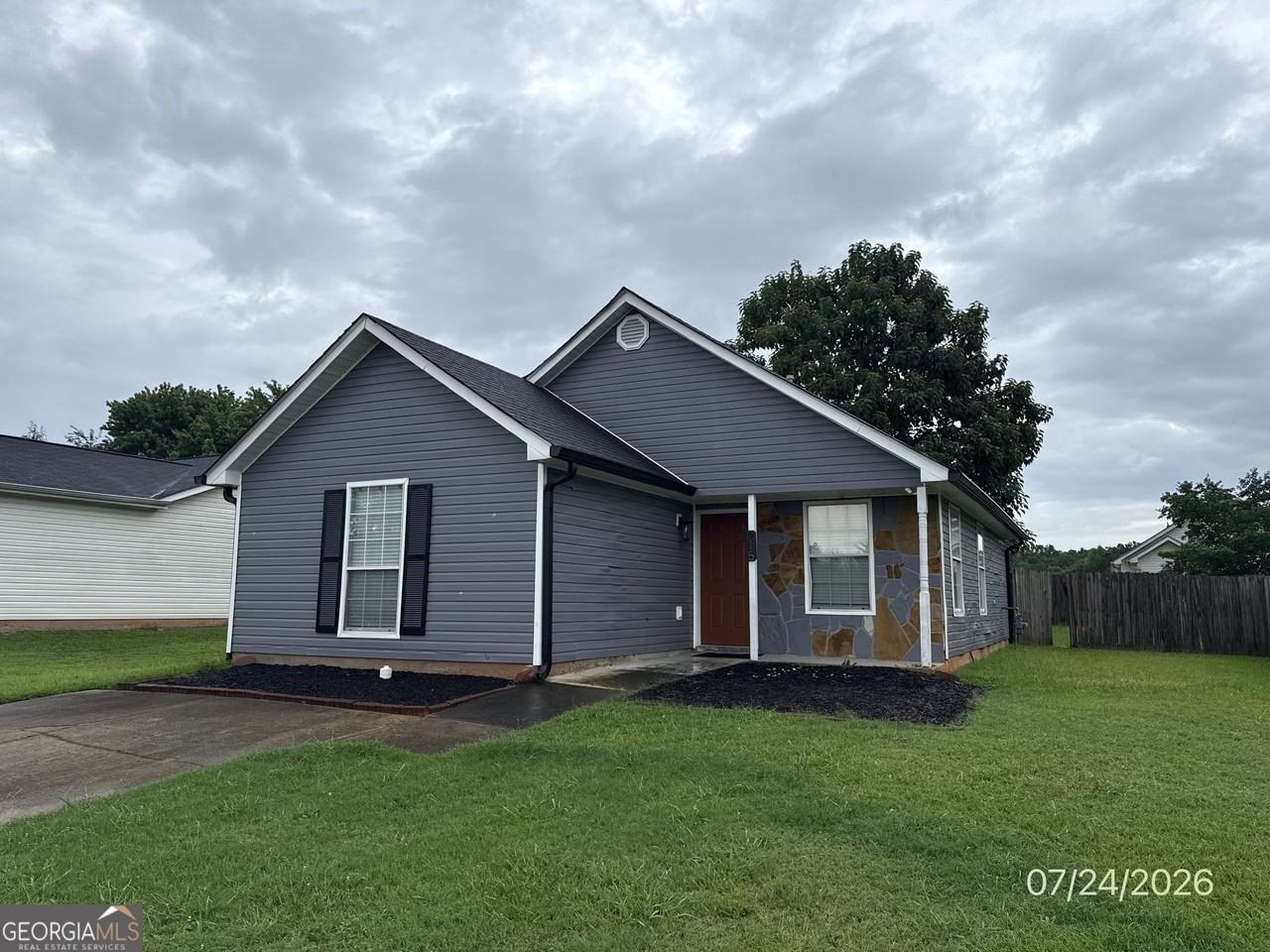 215 Autumn Lake Way - Photo 2 of 19