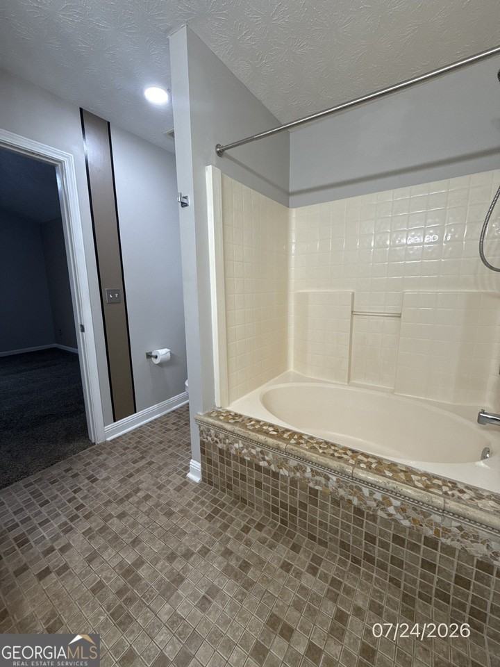 215 Autumn Lake Way - Photo 5 of 19