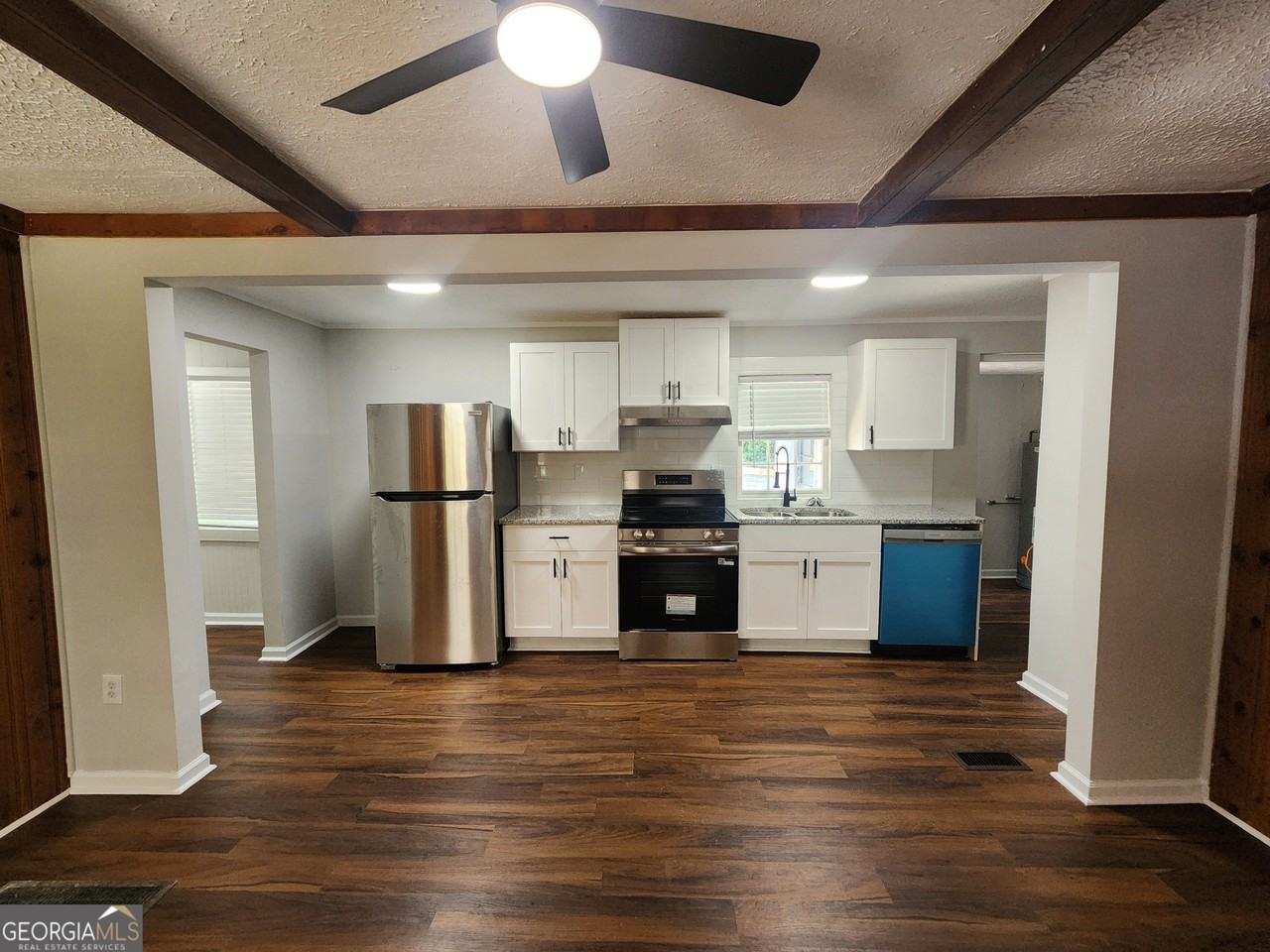 4118 Fairview Dr - Photo 4 of 12