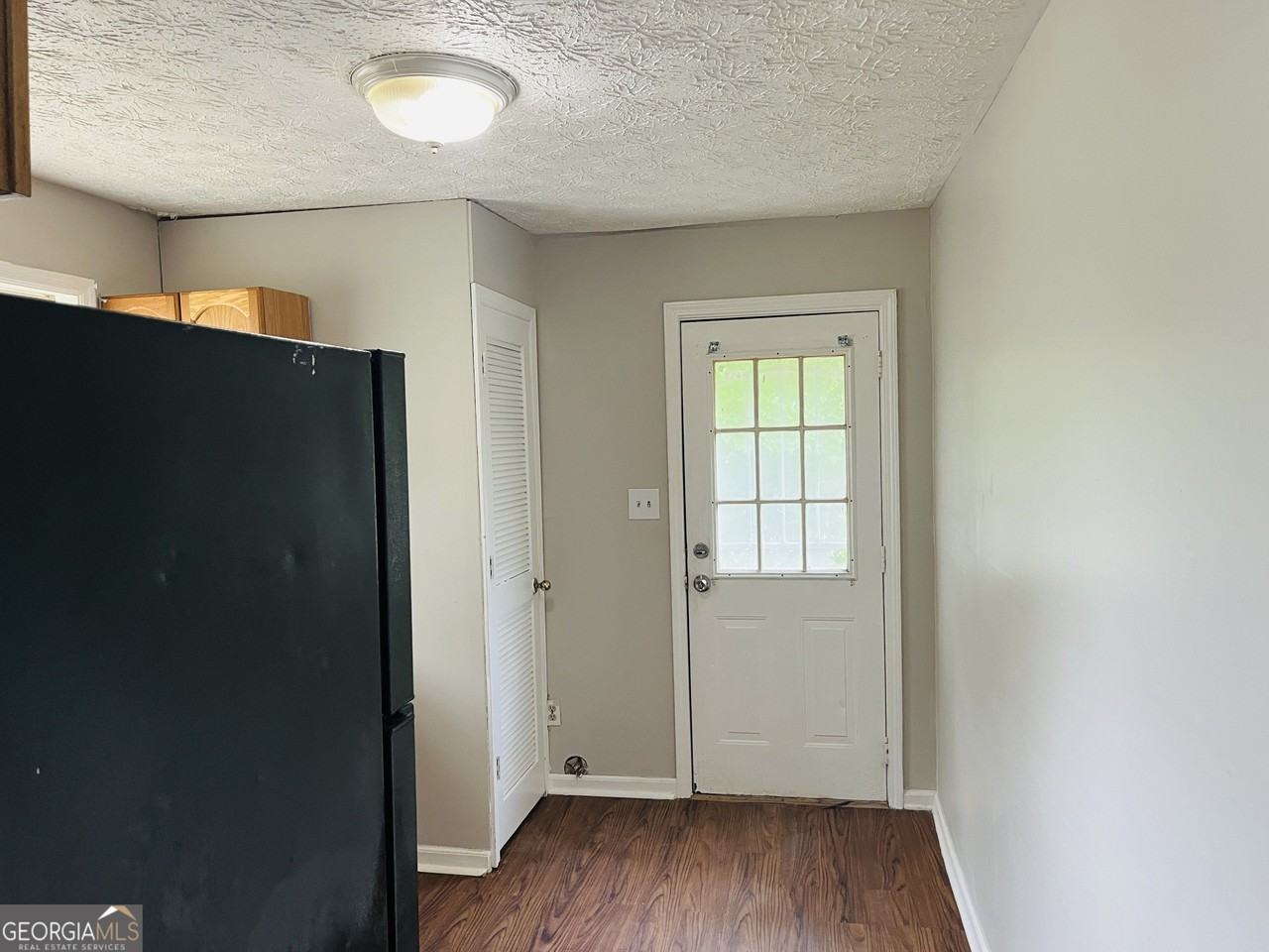 217 W Central Ave #B - Photo 6 of 17