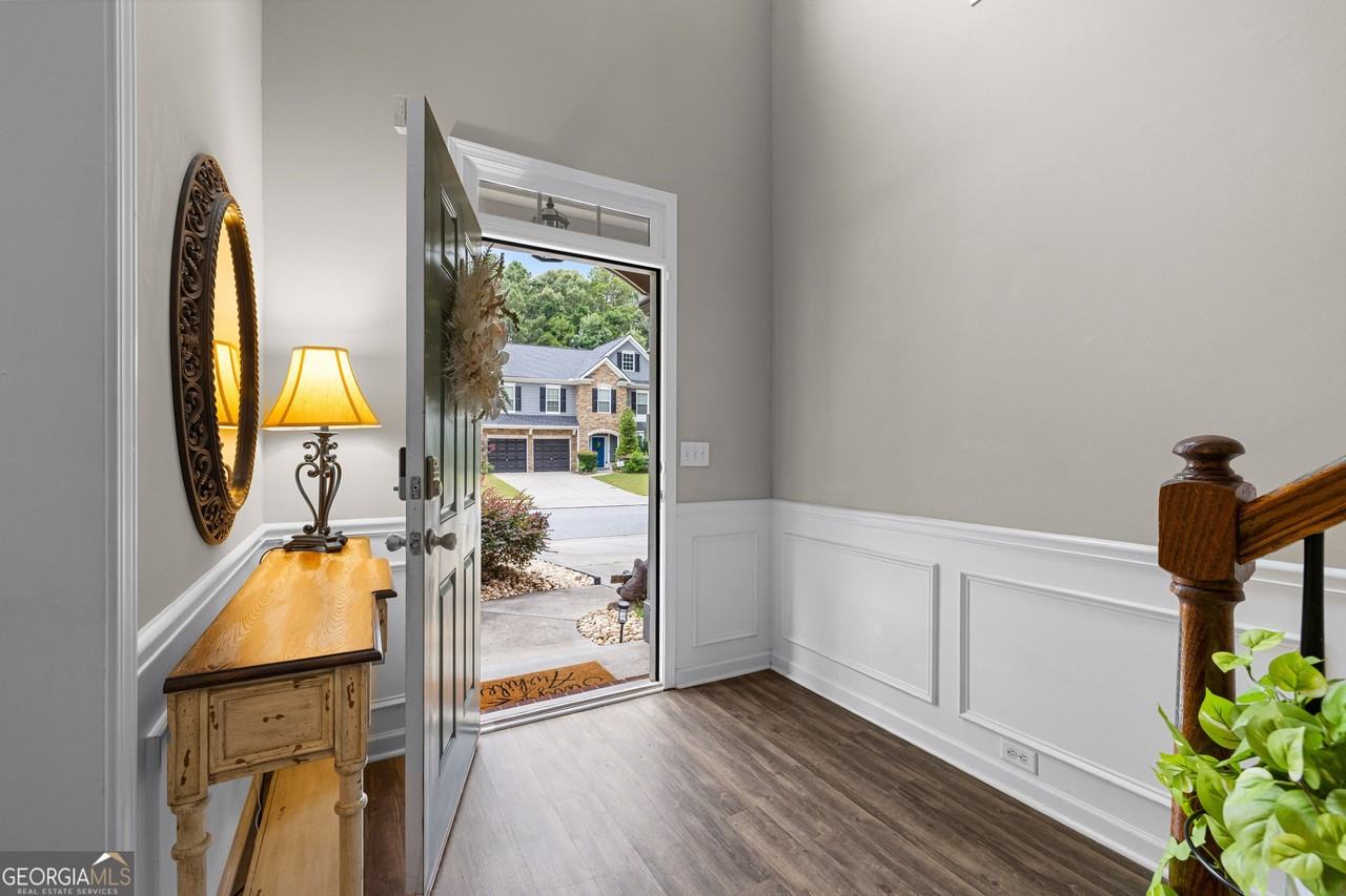 77 Lakeshore Pkwy - Photo 2 of 41