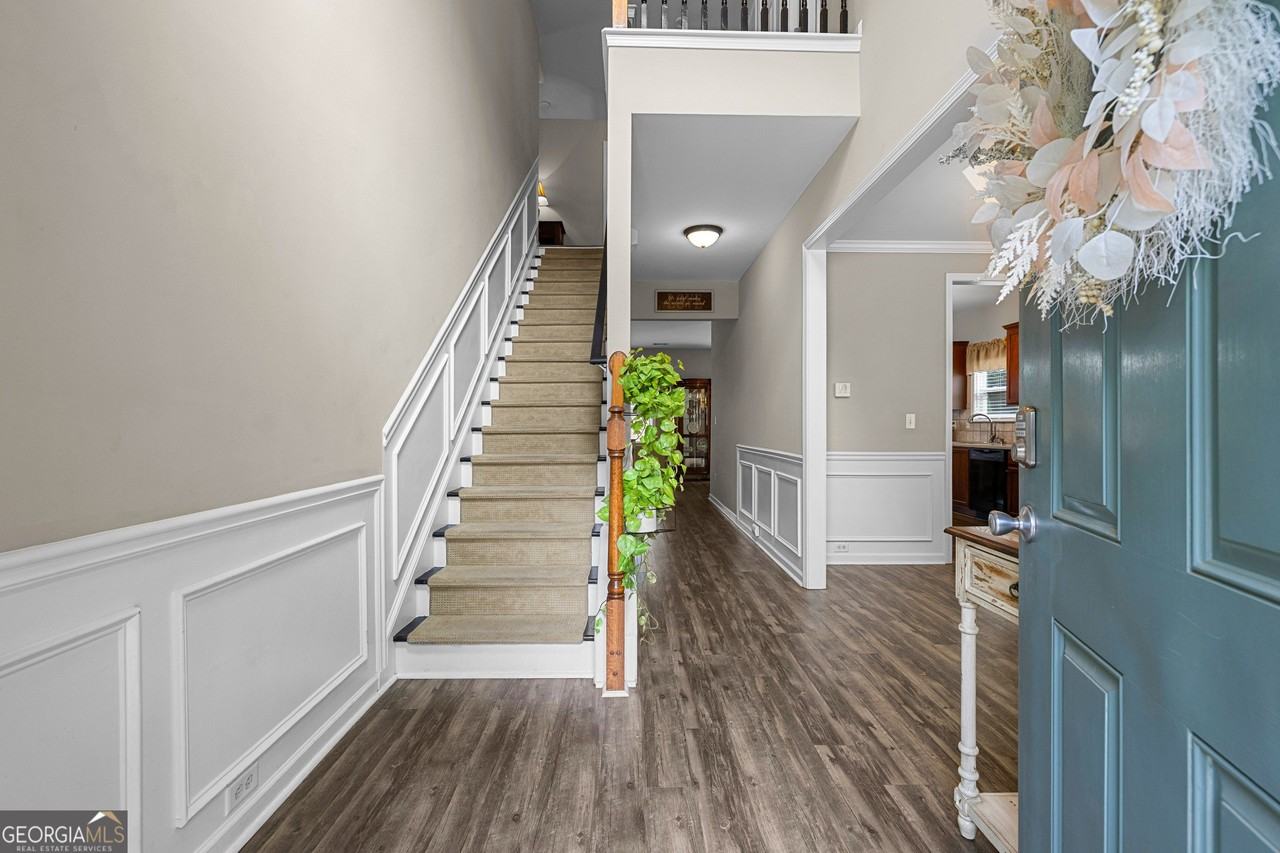 77 Lakeshore Pkwy - Photo 3 of 41