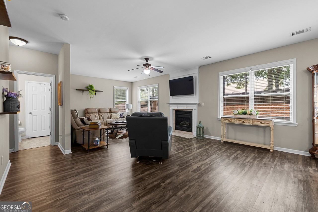 77 Lakeshore Pkwy - Photo 6 of 41