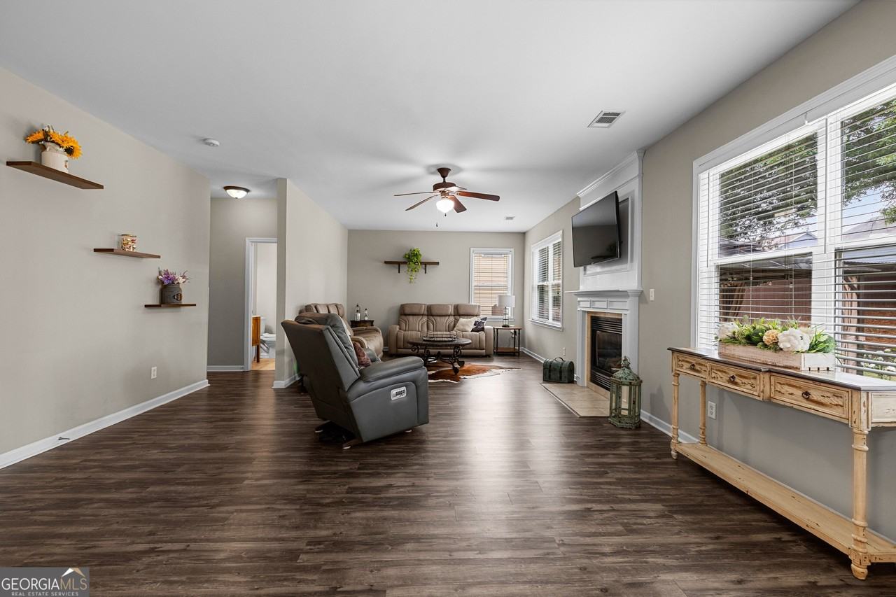 77 Lakeshore Pkwy - Photo 7 of 41