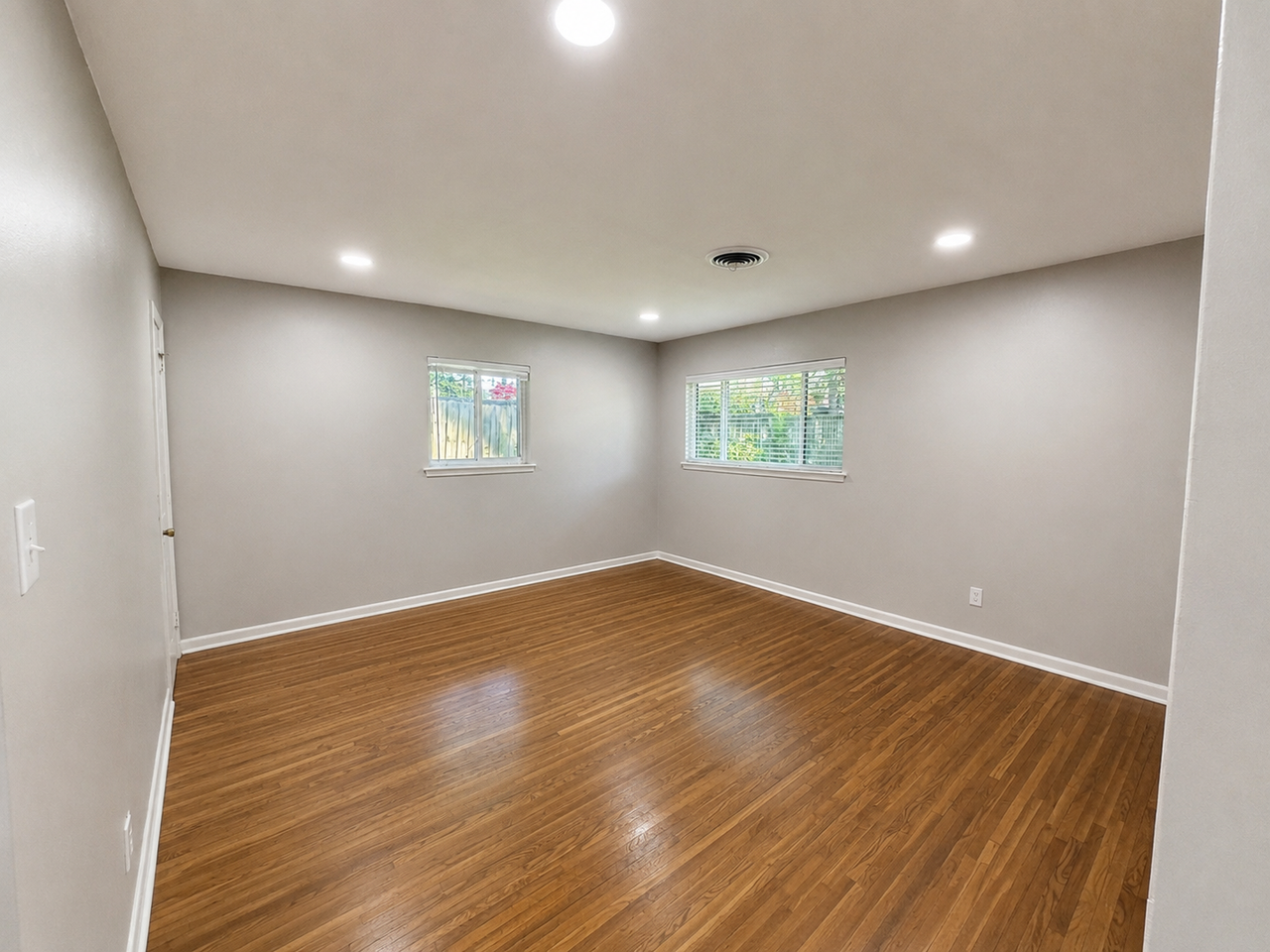 7515 N St - Photo 7 of 10
