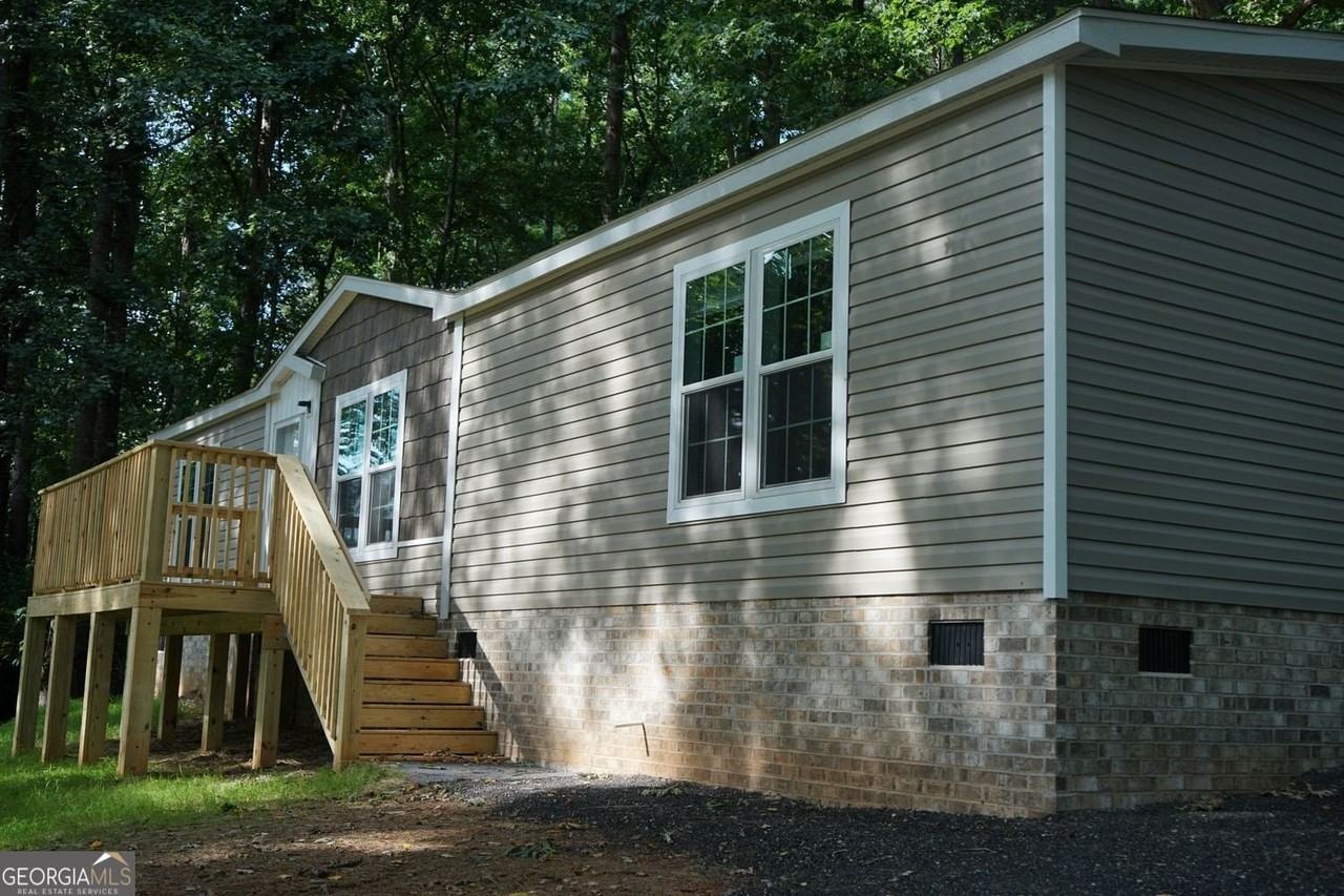 210 Woodland St - Photo 4 of 18