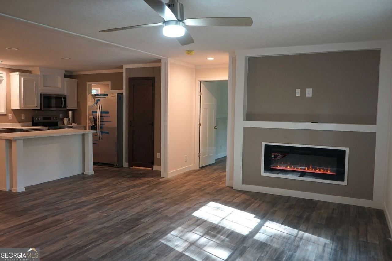 210 Woodland St - Photo 5 of 18