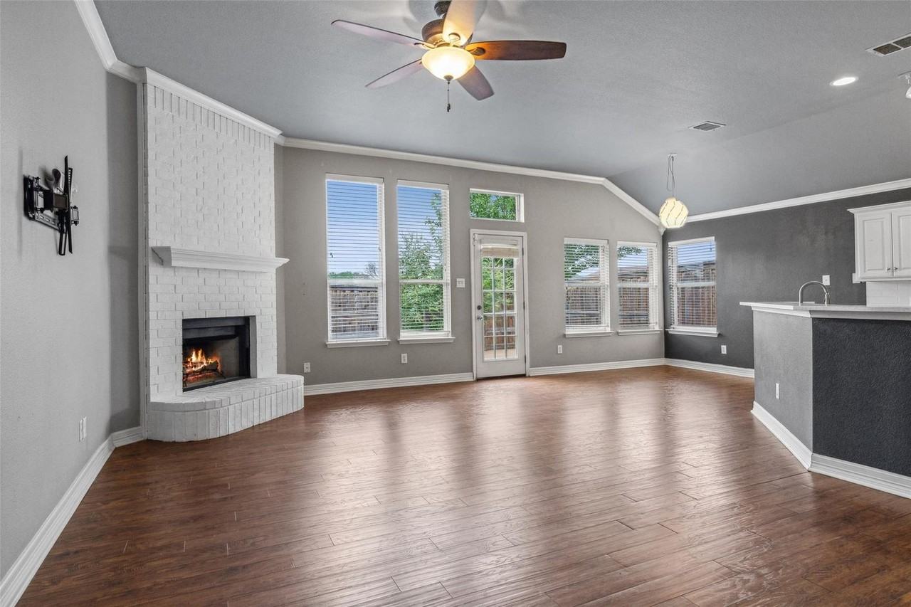7261 Decoy Ln - Photo 2 of 14