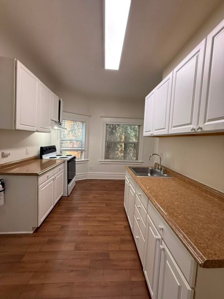 3018 I St #A - Photo 2 of 11