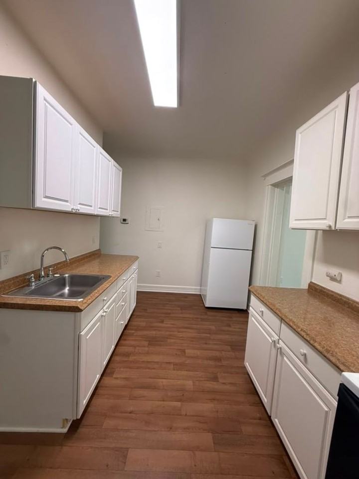 3018 I St #A - Photo 3 of 11