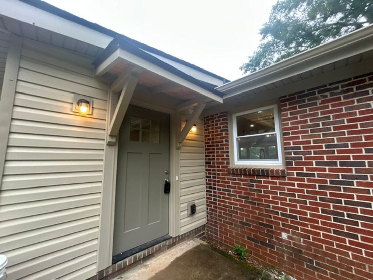 201 Meadors Ave - Photo 4 of 21