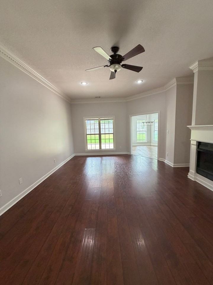 4717 Winged Foot Ln - Photo 3 of 15