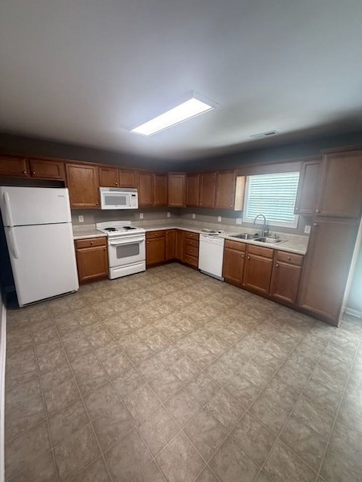 4121 Bentley Dr - Photo 2 of 9