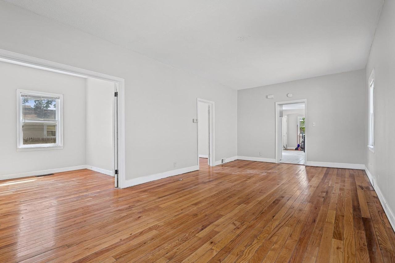 1513 Liberty St - Photo 2 of 9