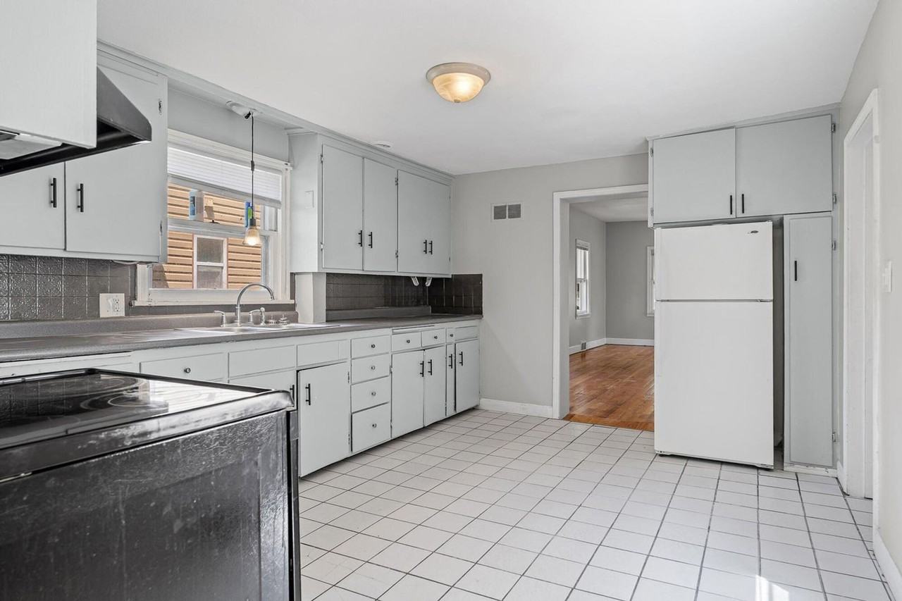 1513 Liberty St - Photo 6 of 9