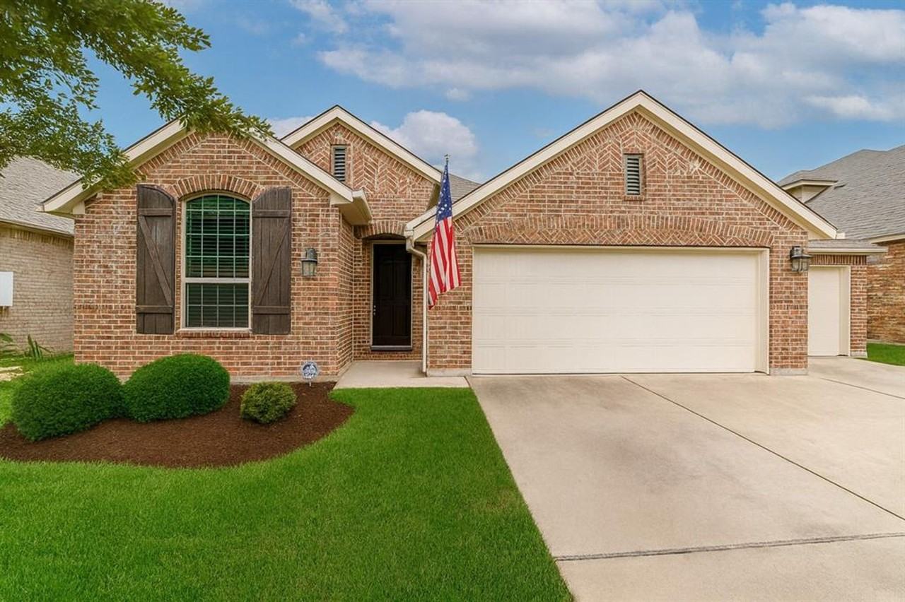 4216 Hannover Way - Photo 2 of 35