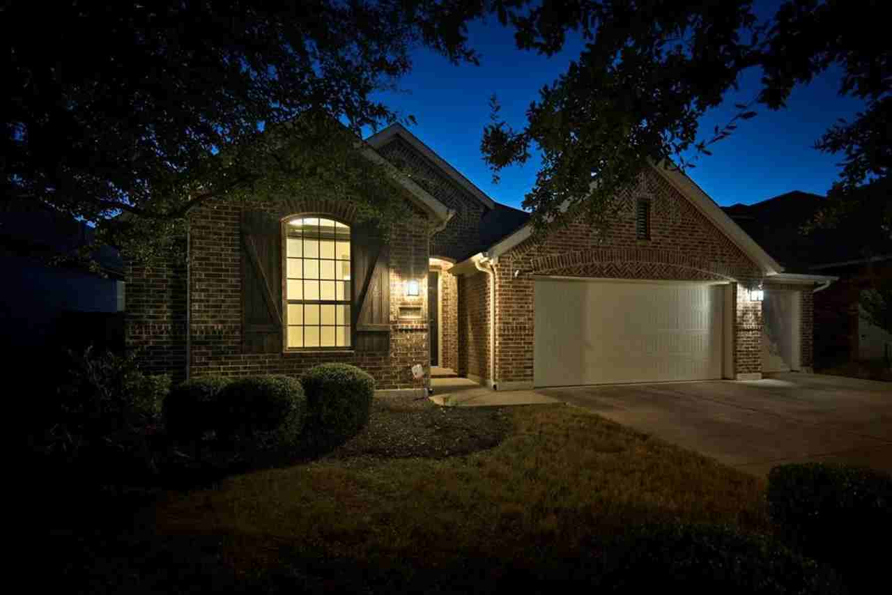 4216 Hannover Way - Photo 3 of 35