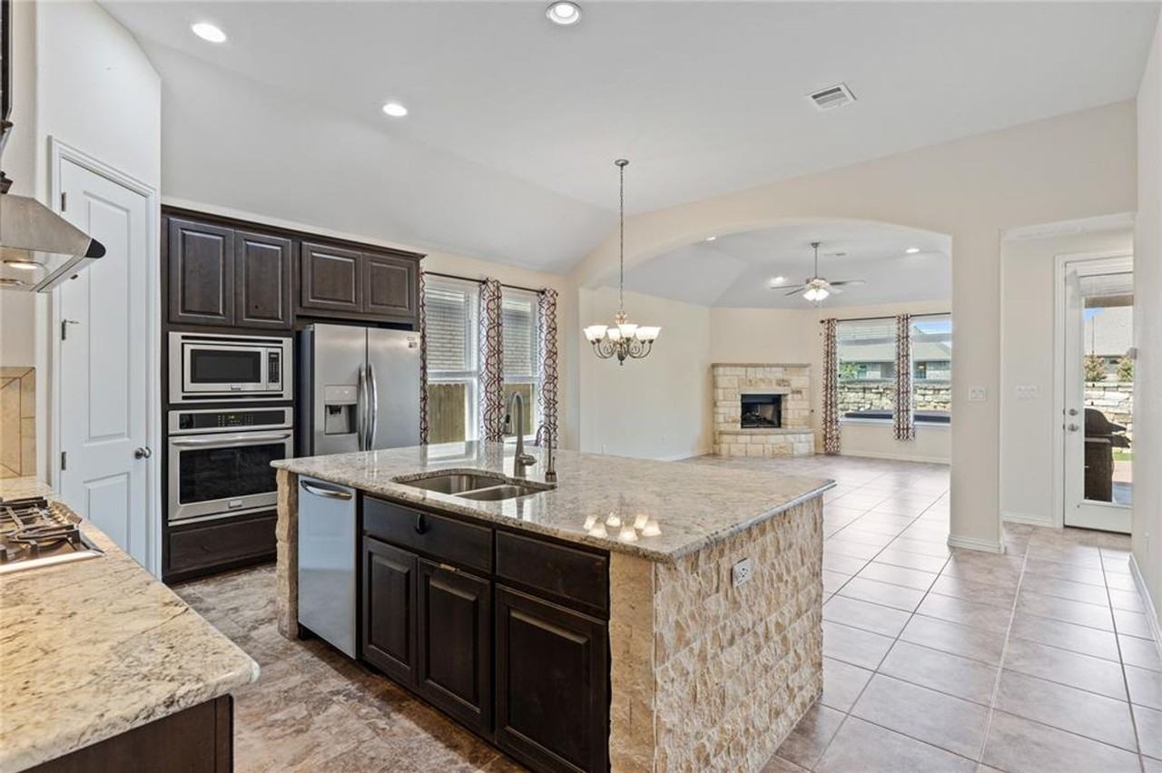 4216 Hannover Way - Photo 6 of 35