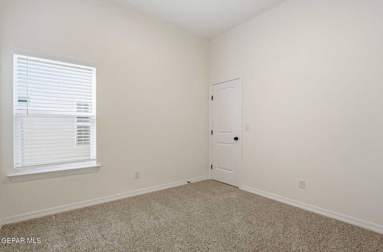 15340 Resolve Dr - Photo 5 of 32