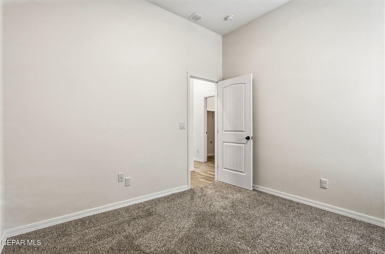 15340 Resolve Dr - Photo 6 of 32