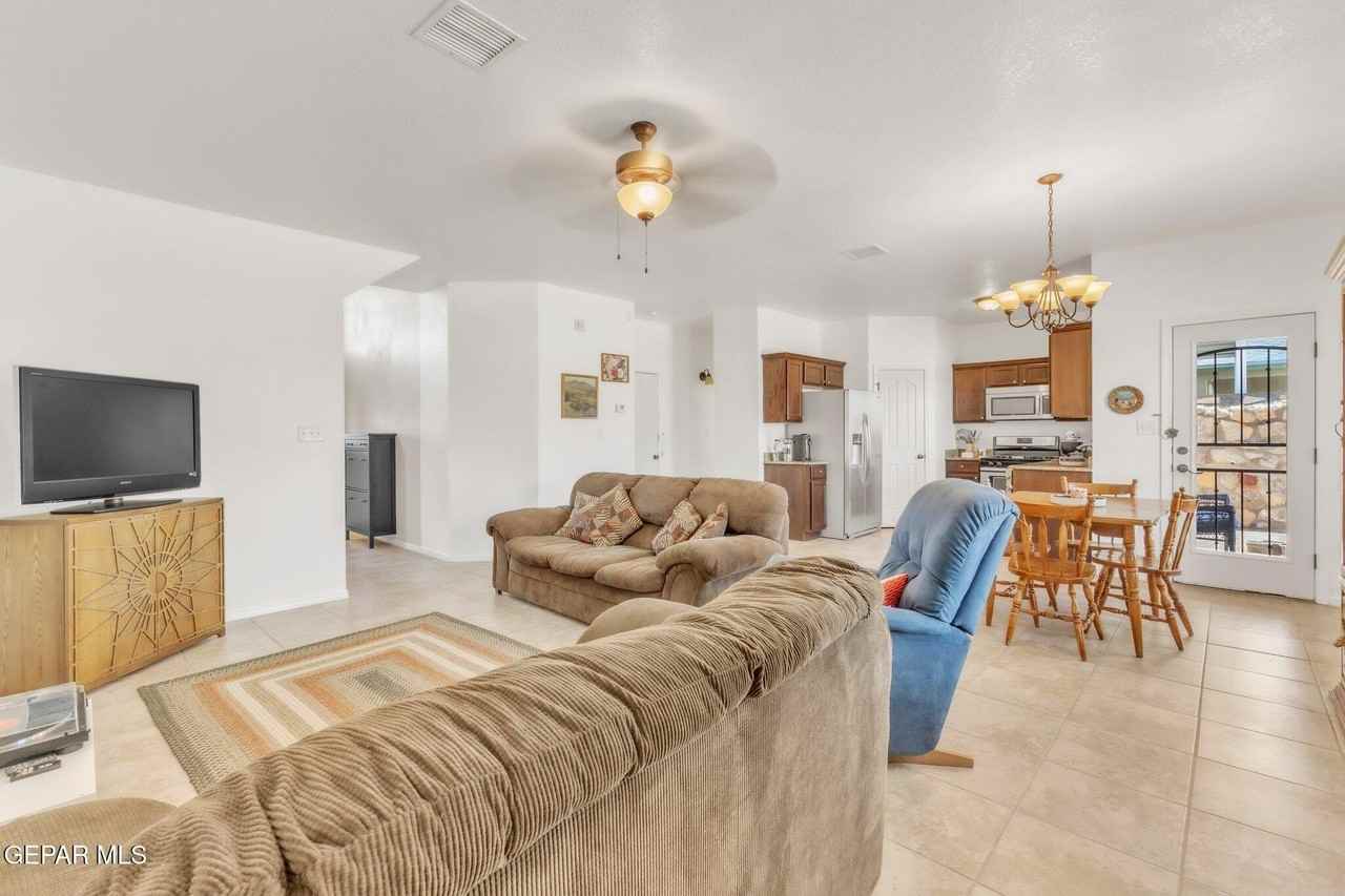7359 Burntside Ln - Photo 3 of 26