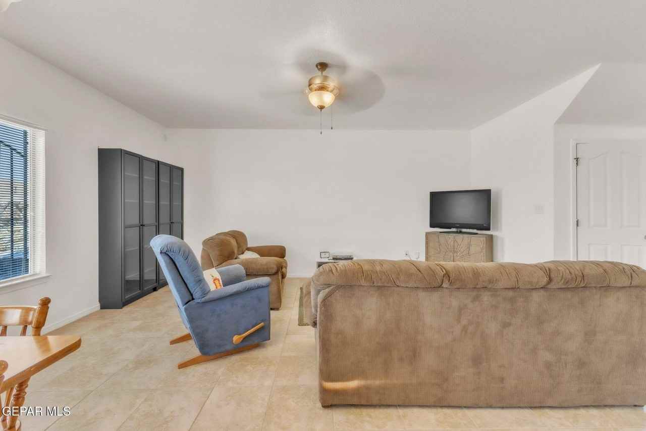 7359 Burntside Ln - Photo 6 of 26