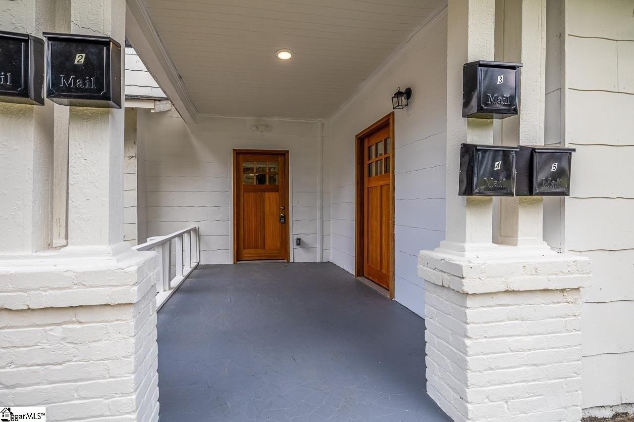 530 Peronneau St - Photo 5 of 30
