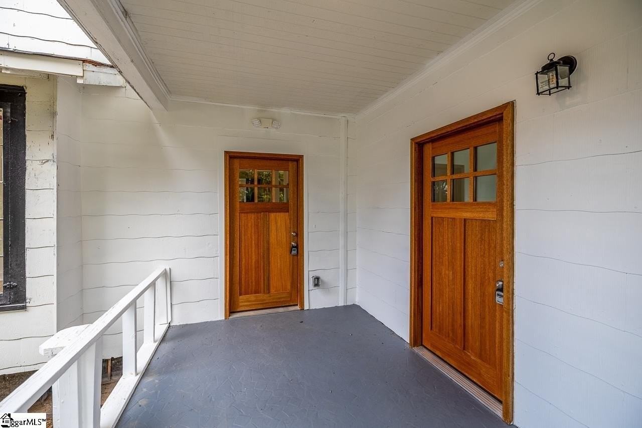 530 Peronneau St - Photo 6 of 30