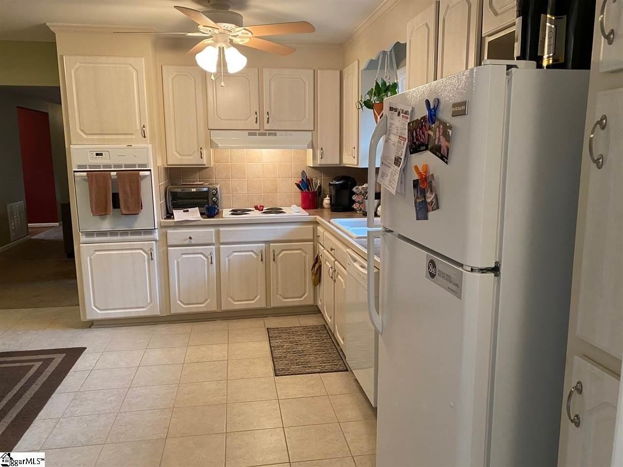 16 Ellesmere Dr - Photo 2 of 22
