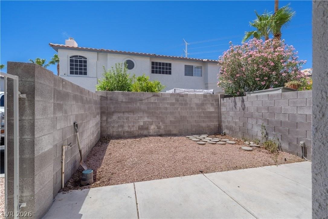 8216 Diamond Star Ct - Photo 4 of 25
