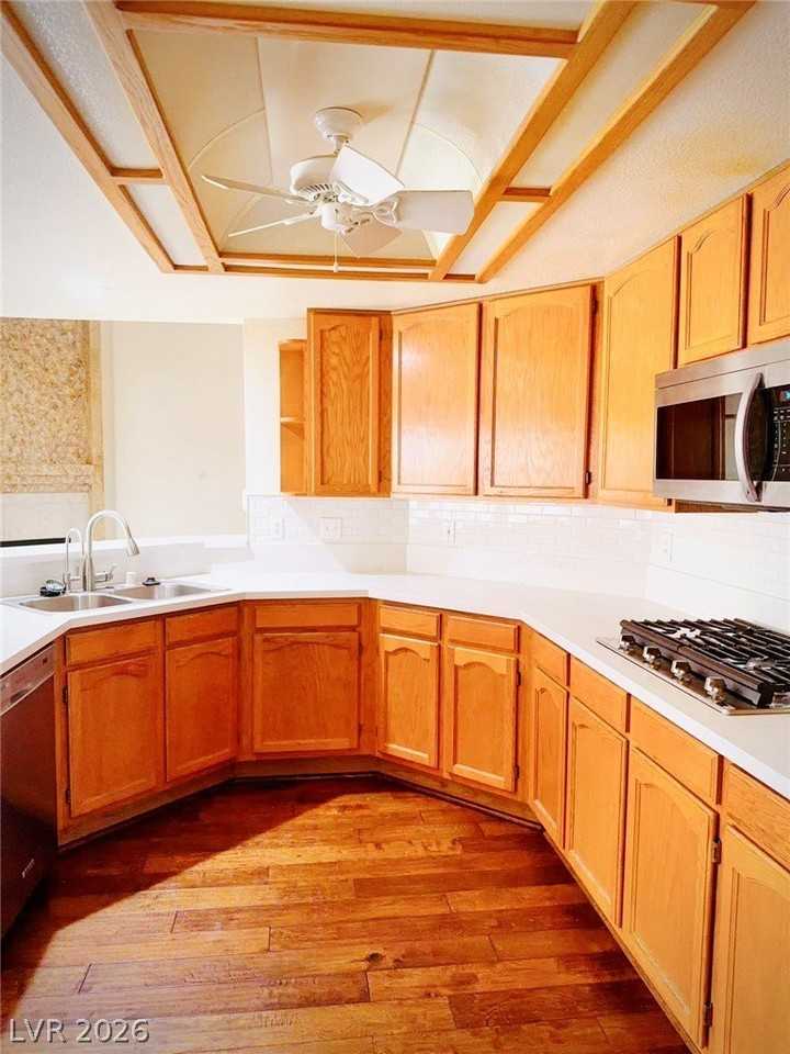 8405 Justine Ct - Photo 4 of 45