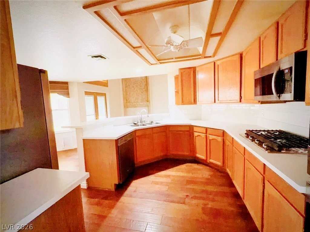 8405 Justine Ct - Photo 5 of 45