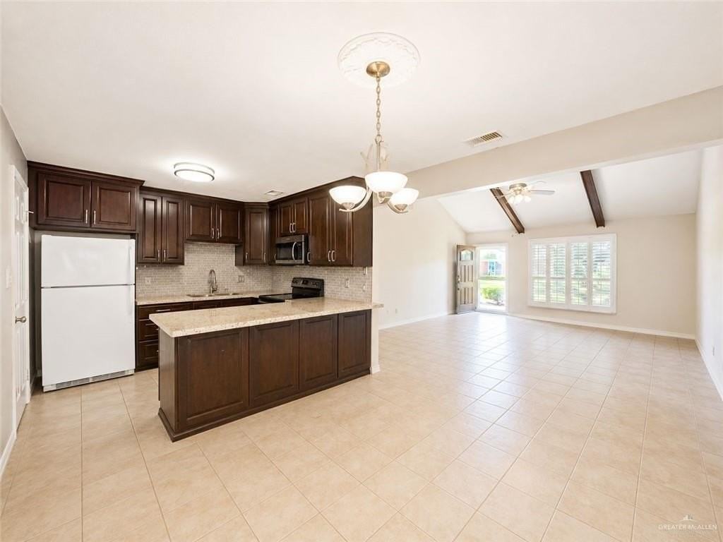 1303 W 3rd St - Photo 6 of 21