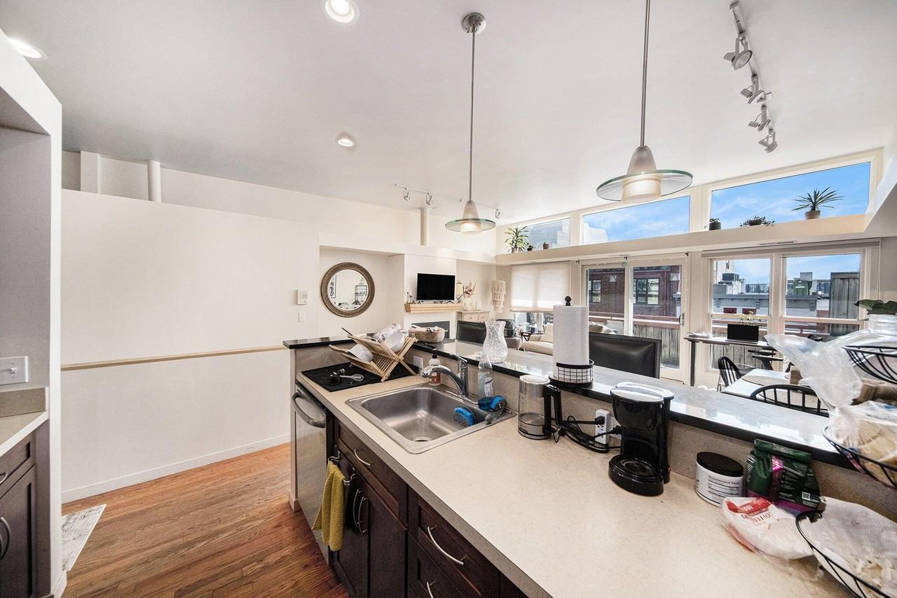 217 E Washington St - Photo 5 of 14