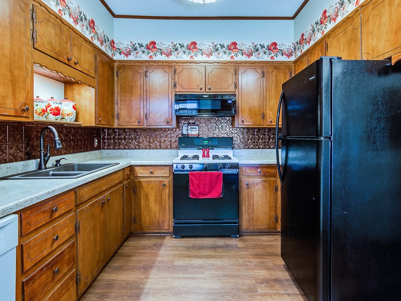 214 N Ash St #1 - Photo 4 of 11