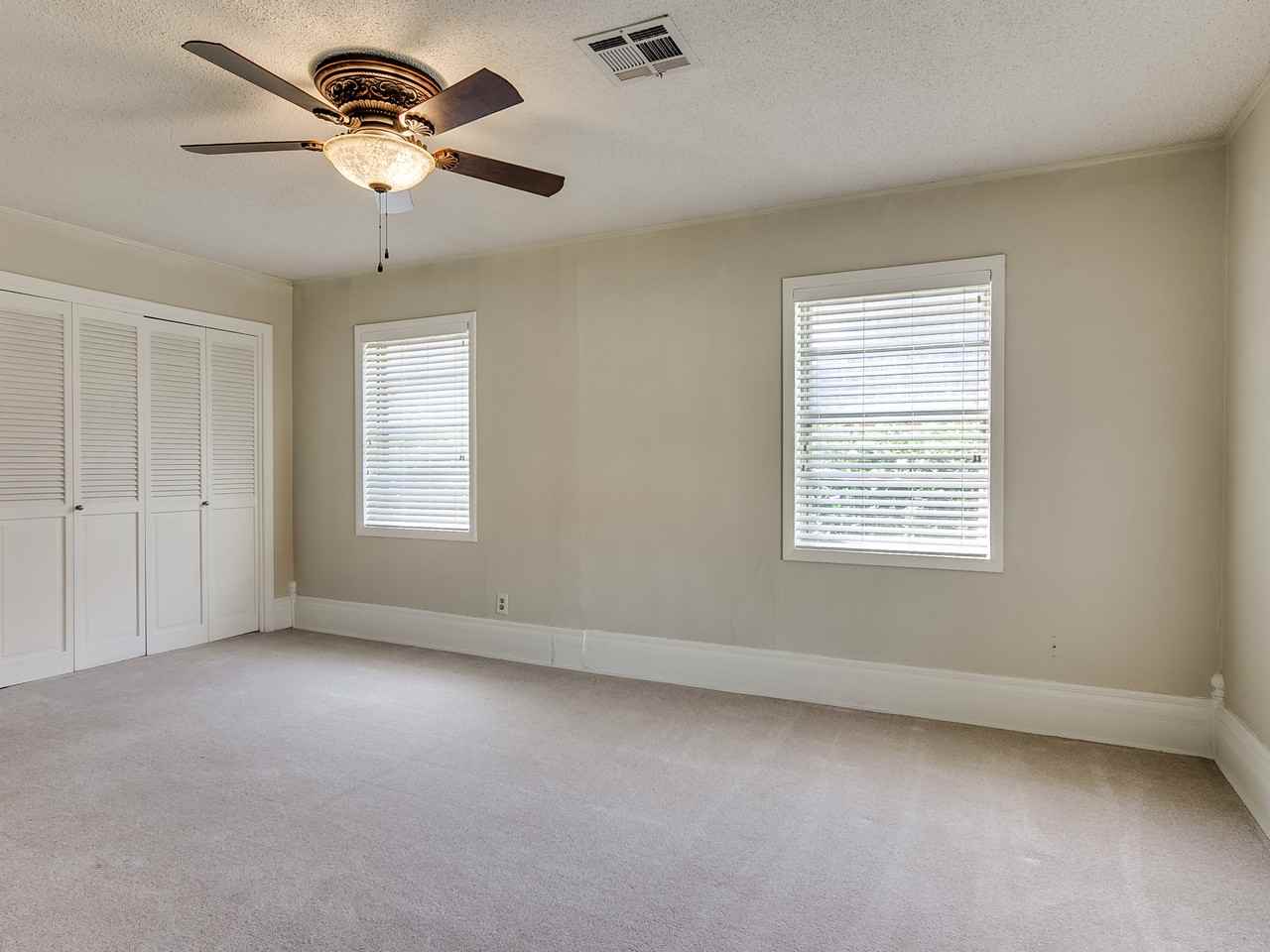 214 N Ash St #1 - Photo 5 of 11